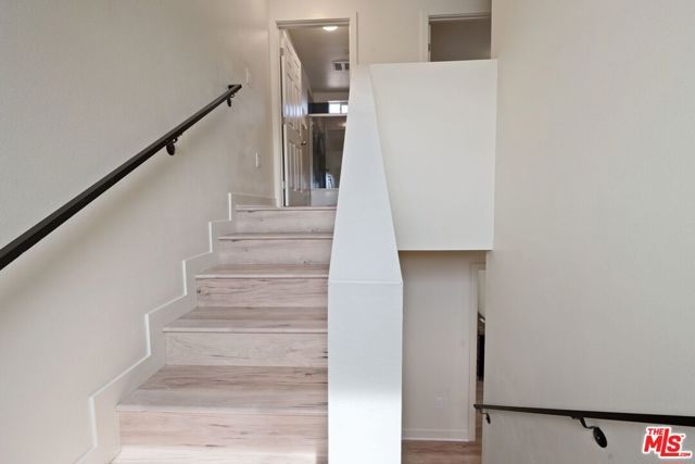 5912 S Flower Street, Los Angeles, CA 90003