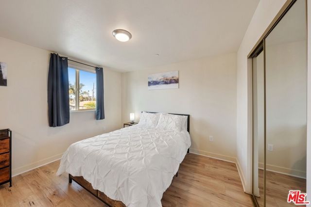 5912 S Flower Street, Los Angeles, CA 90003