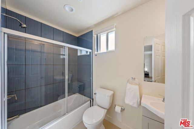 5912 S Flower Street, Los Angeles, CA 90003