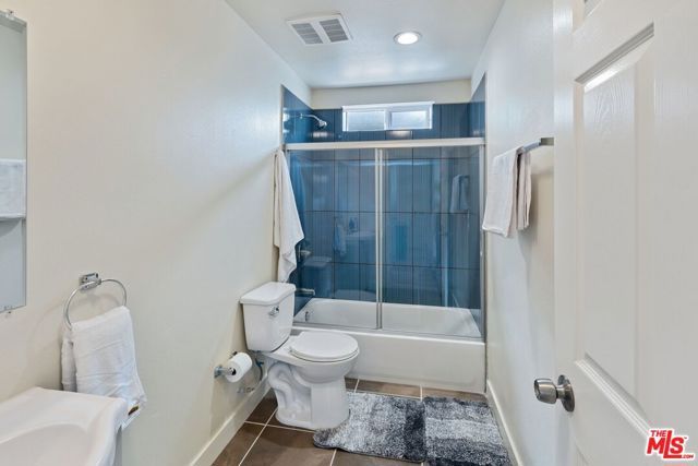 5912 S Flower Street, Los Angeles, CA 90003