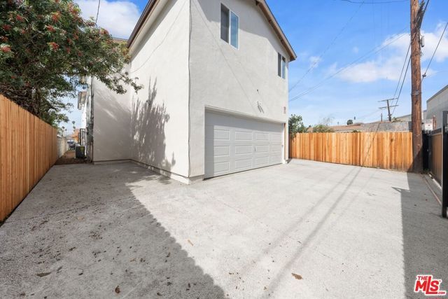 5912 S Flower Street, Los Angeles, CA 90003