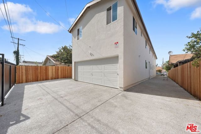 5912 S Flower Street, Los Angeles, CA 90003