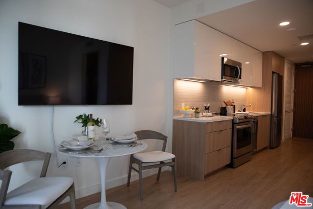 11750 Wilshire Boulevard 1703, Los Angeles, CA 90025