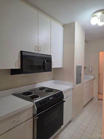 2444 Madison Road, Cincinnati, OH 45208