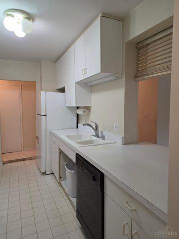 2444 Madison Road, Cincinnati, OH 45208