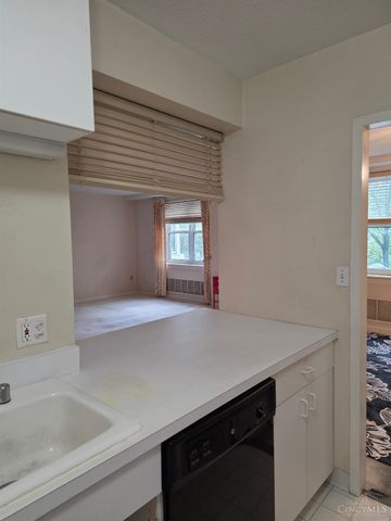 2444 Madison Road, Cincinnati, OH 45208