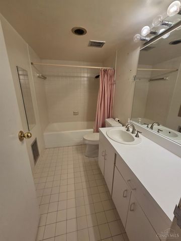2444 Madison Road, Cincinnati, OH 45208