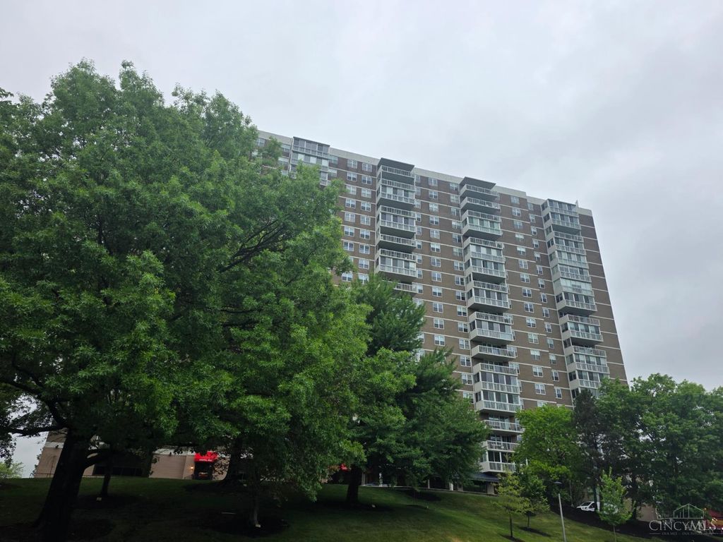 2444 Madison Road, Cincinnati, OH 45208