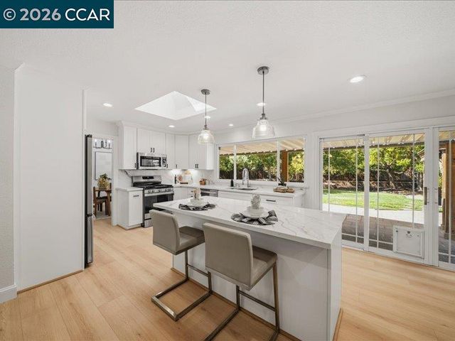 3002 Deerpark Dr, Walnut Creek, CA 94598