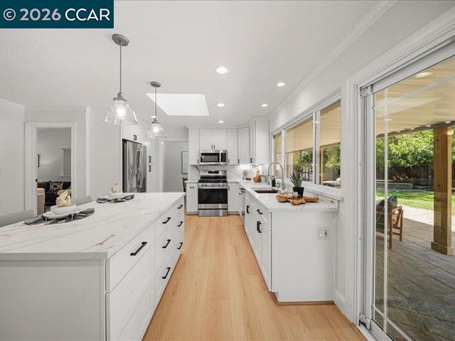 3002 Deerpark Dr, Walnut Creek, CA 94598