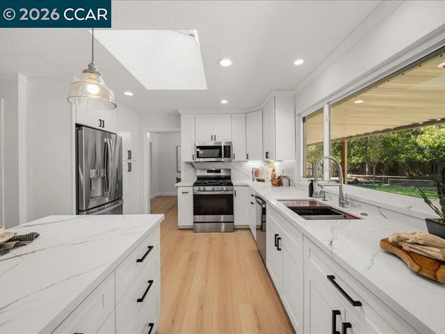 3002 Deerpark Dr, Walnut Creek, CA 94598