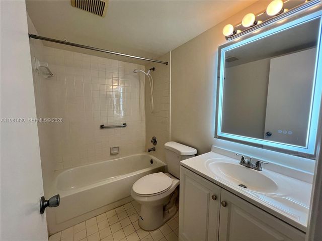 850 SW 133rd Ter 201B, Pembroke Pines, FL 33027