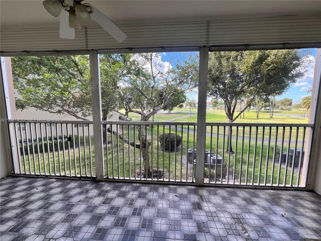 850 SW 133rd Ter 201B, Pembroke Pines, FL 33027