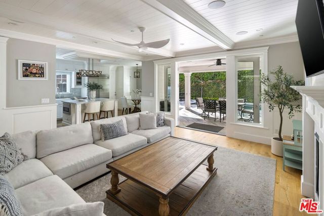 5523 Longridge Avenue, Sherman Oaks, CA 91401