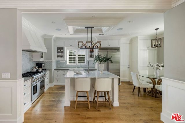5523 Longridge Avenue, Sherman Oaks, CA 91401