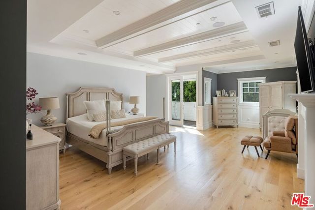 5523 Longridge Avenue, Sherman Oaks, CA 91401