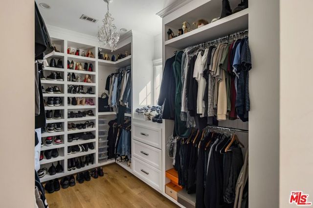 5523 Longridge Avenue, Sherman Oaks, CA 91401