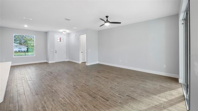 577 DOWLING CIRCLE, Lady Lake, FL 32159
