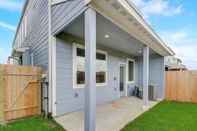 626 Sand Dollar Drive, Kemah, TX 77565