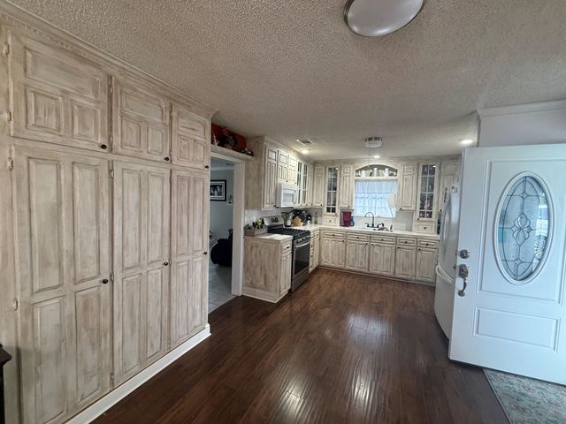419 Main Project Road, Schriever, LA 70395