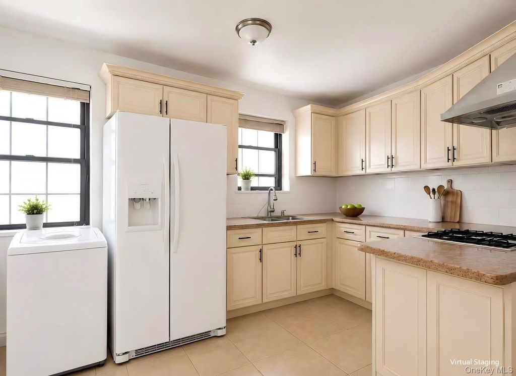 136-33 68th Drive A, Flushing, NY 11367 — exterior