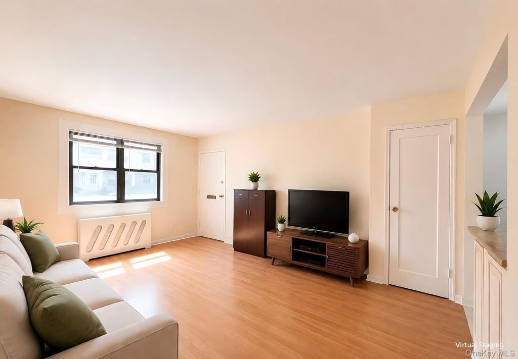 136-33 68th Drive A, Flushing, NY 11367 — photo 3