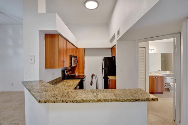 1050 CRYSTAL Way N, Delray Beach, FL 33444