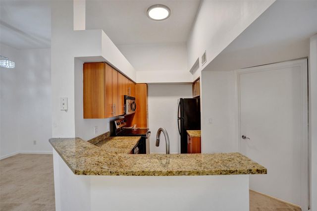 1050 CRYSTAL Way N, Delray Beach, FL 33444