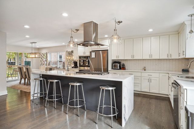 2615 W 102nd Place, Chicago, IL 60655