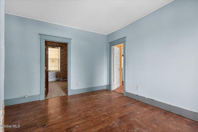 32 Front Street, Waterford, NY 12188