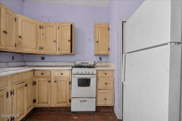 32 Front Street, Waterford, NY 12188