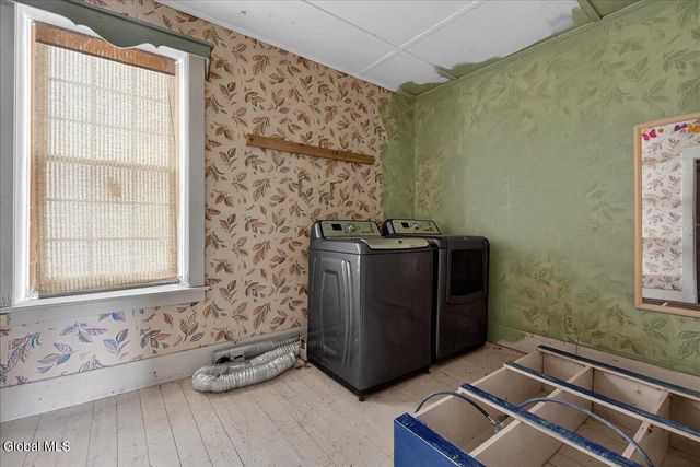 32 Front Street, Waterford, NY 12188