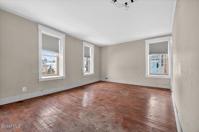 32 Front Street, Waterford, NY 12188