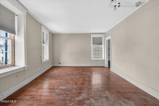 32 Front Street, Waterford, NY 12188