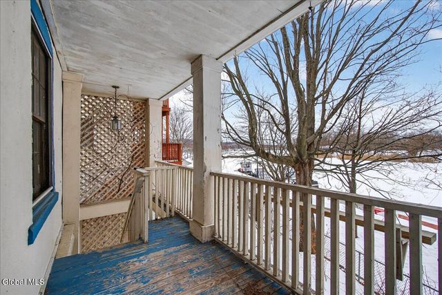 32 Front Street, Waterford, NY 12188