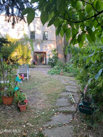 32 Front Street, Waterford, NY 12188