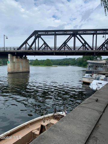 32 Front Street, Waterford, NY 12188