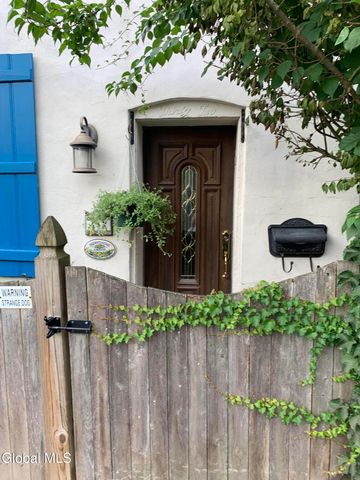 32 Front Street, Waterford, NY 12188