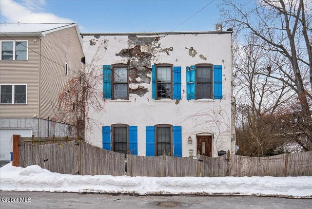 32 Front Street, Waterford, NY 12188