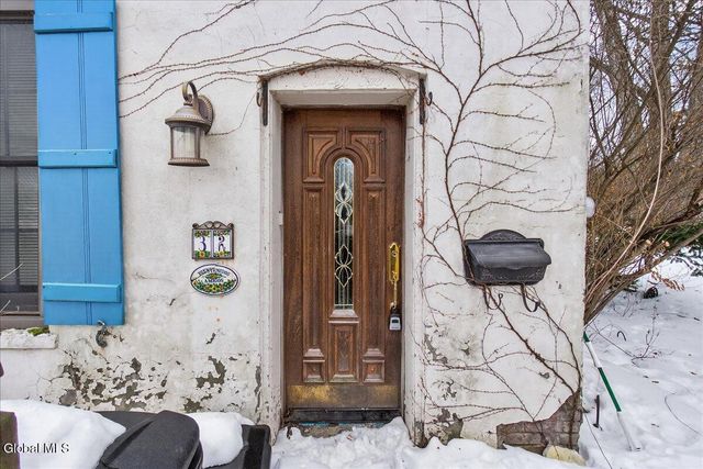 32 Front Street, Waterford, NY 12188