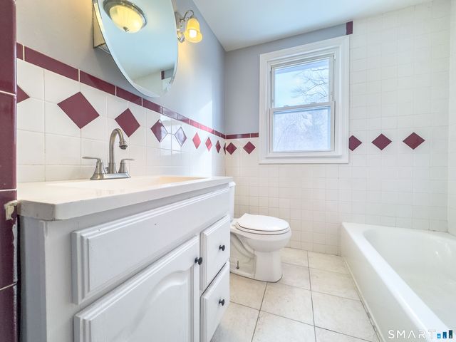 167 North Hoadley Street, Naugatuck, CT 06770