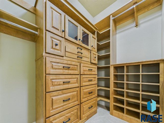3001 S St Francis Ln, Sioux Falls, SD 57103
