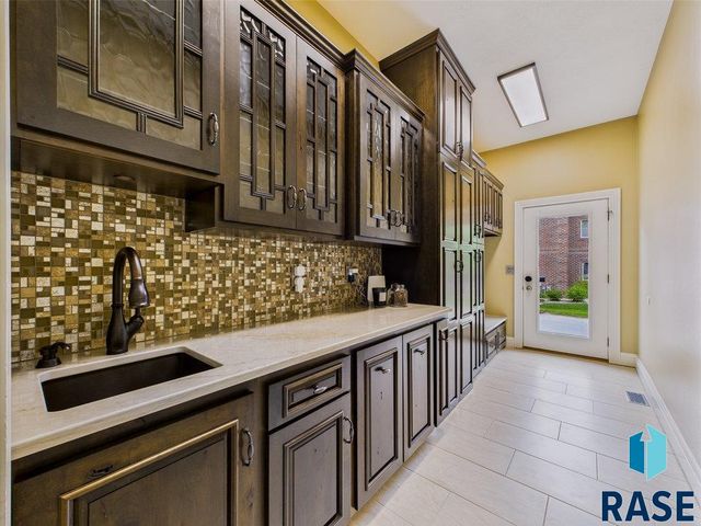 3001 S St Francis Ln, Sioux Falls, SD 57103