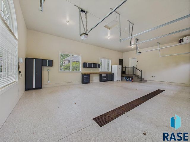 3001 S St Francis Ln, Sioux Falls, SD 57103