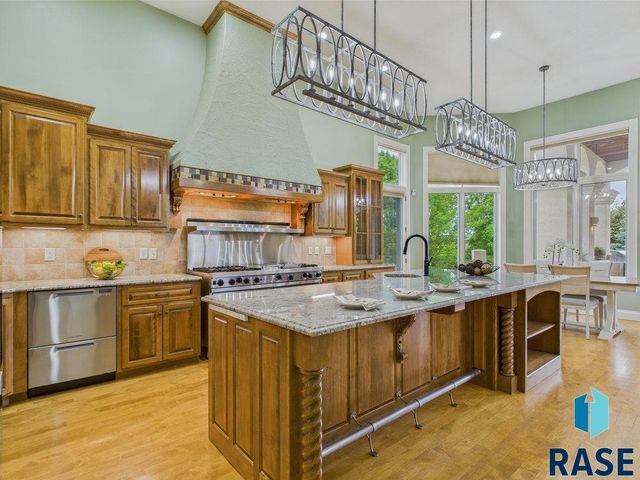 3001 S St Francis Ln, Sioux Falls, SD 57103