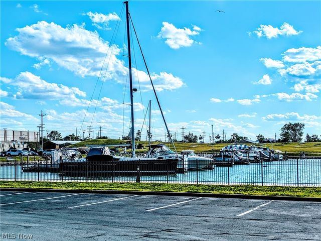 401 SHORELINE Drive W 234, Sandusky, OH 44870