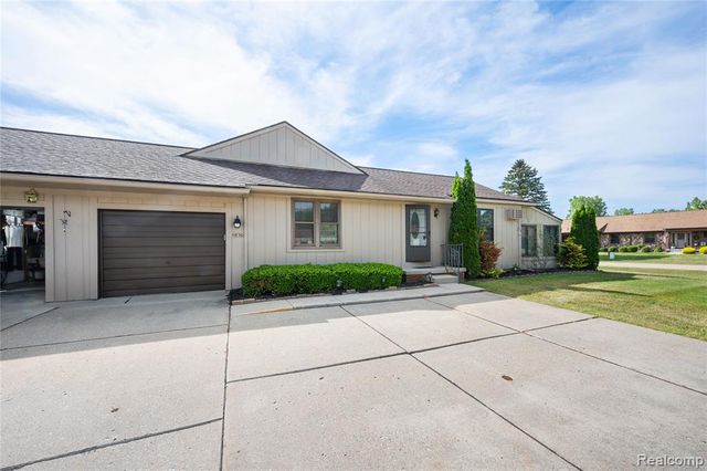 11830 Shenandoah Drive 4, South Lyon, MI 48178