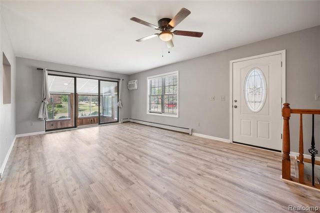 11830 Shenandoah Drive 4, South Lyon, MI 48178