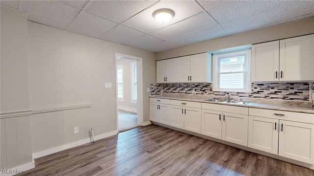 3201 Saratoga Avenue, Cleveland, OH 44109