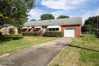 722 N College Road, Wilmington, NC 28405